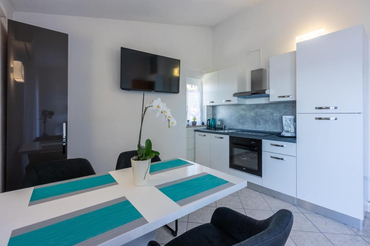 Apartments Porto Dramalj Exterior photo